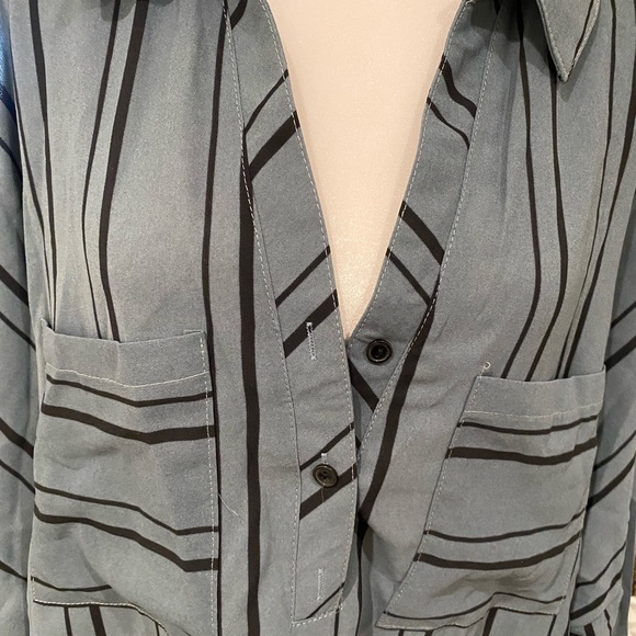 ASTYLIH WOMENS HENLEY NWOT - Picture 4 of 5